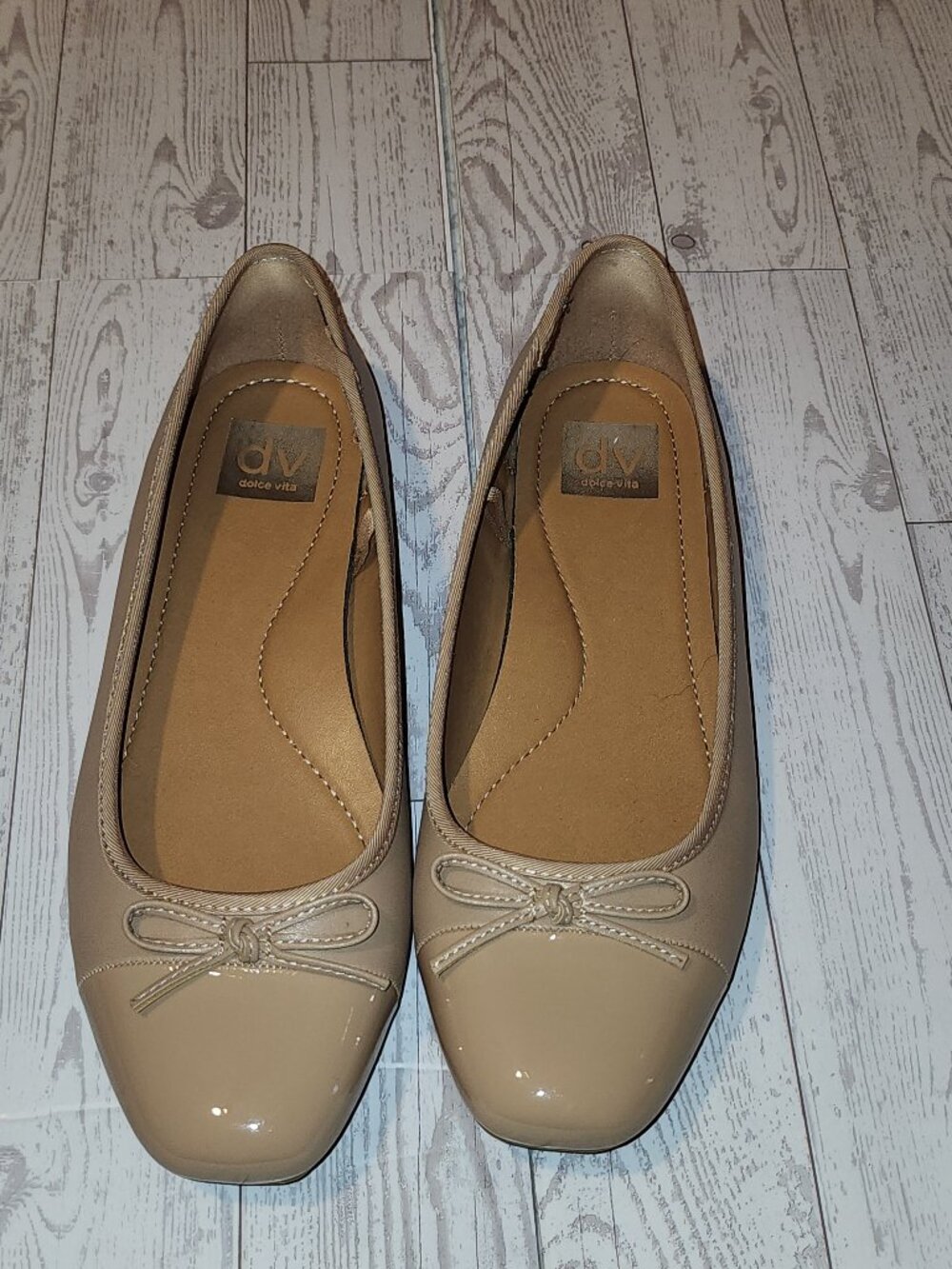 DV by Dolce Vita Moxy Ballet Flats Nude Patent Cap Toe Bow Size 8.5